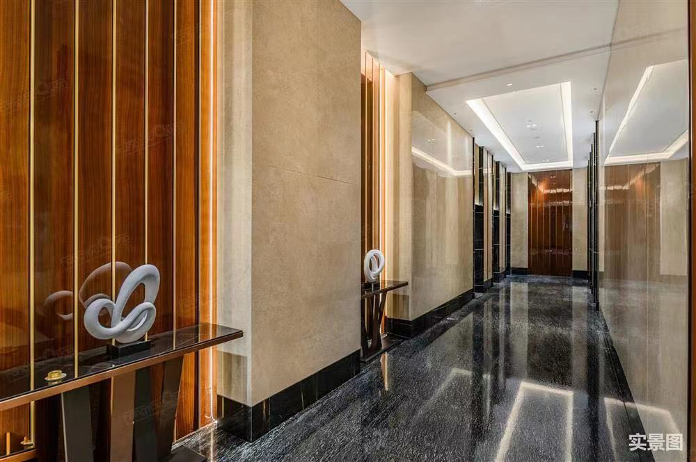 龍華鴻榮源天俊均價61500元/平