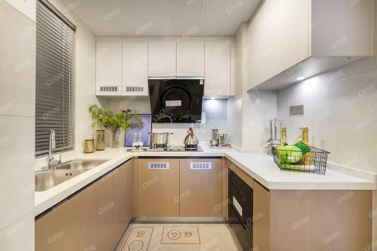 保利左岸花園-均價27000元/平