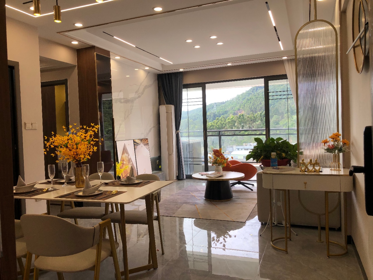 江畔花園  4880元起/ ㎡