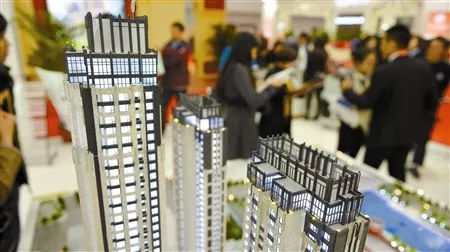 業(yè)主在過戶時(shí)也再度遭遇長期排隊(duì)的情況