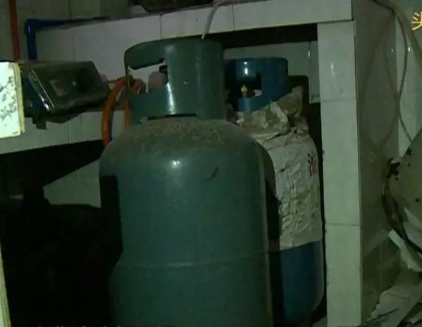 會定期去檢查村民家禽的圈養情況