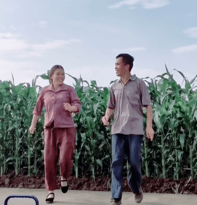 畢竟在村里務農(nóng)大半輩子也沒住過樓房