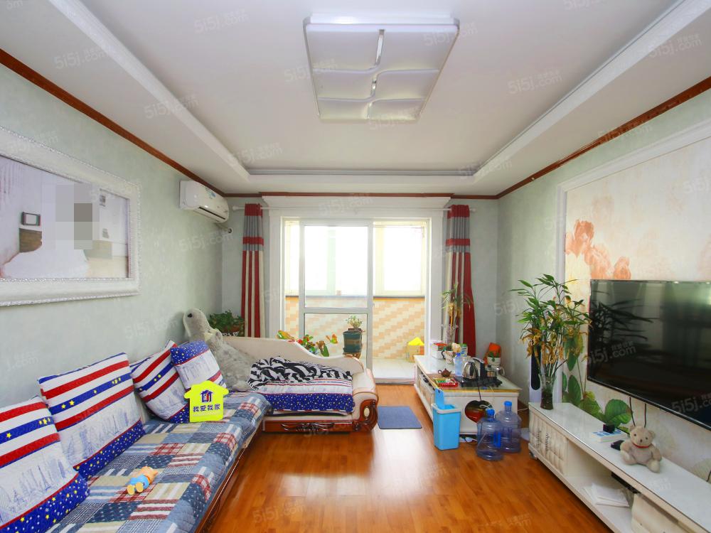 房子本是三室兩廳兩陽臺兩衛(wèi)生間