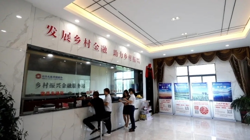 位于村內回遷樓六號樓的地下一層